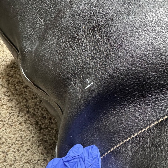 Black coach bleecker weekender tote retired style of bag small blemishes - Picture 13 of 16